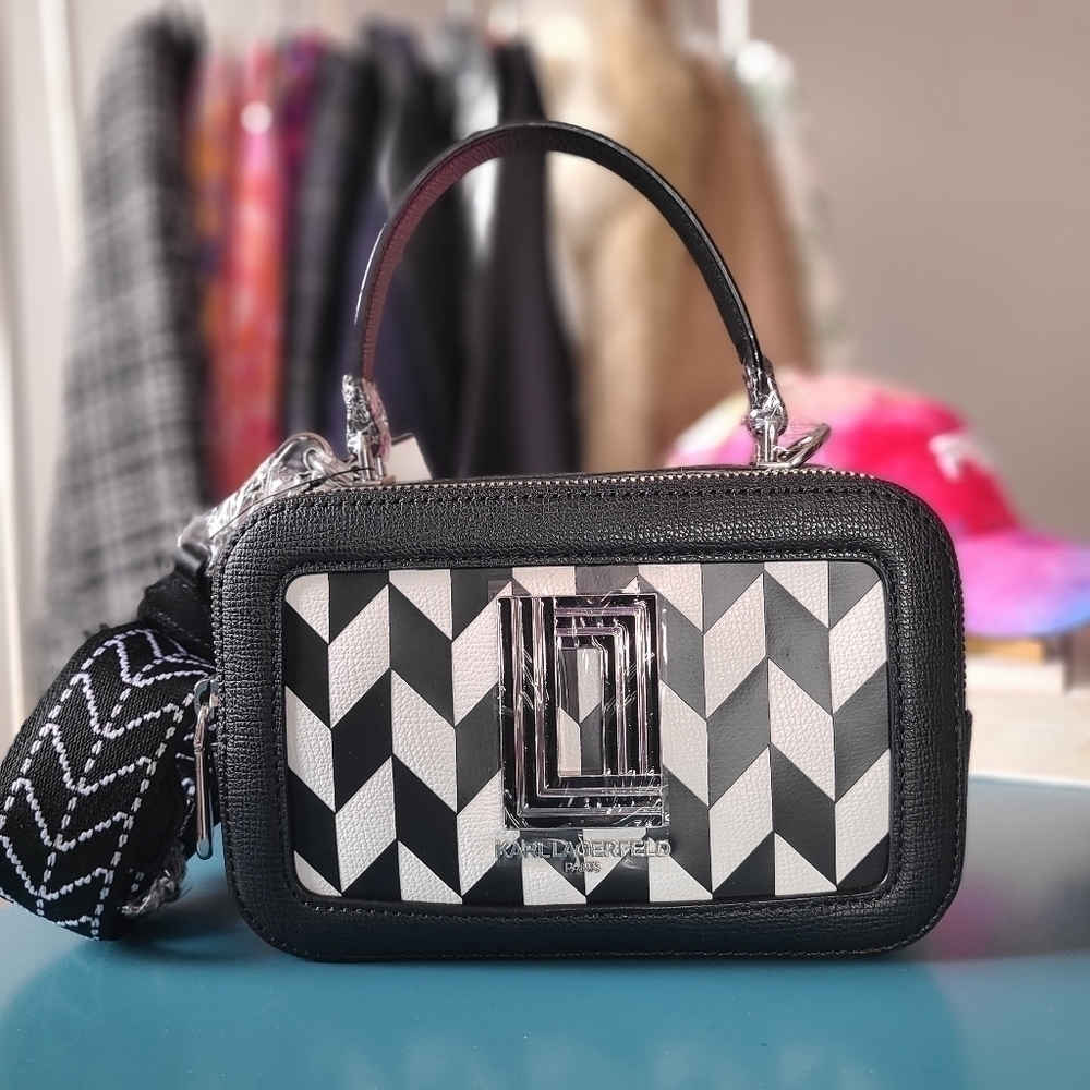 NWT Karl Lagerfeld SIMONE CAMERA BAG